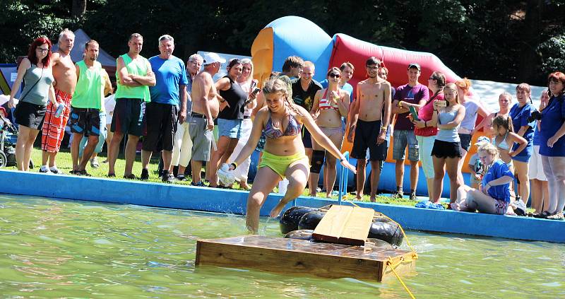 O zábavu nebyla nouze v Peruci. Proběhly tam Vesnické hry mikroregionu, soutěží plných recese se zúčastnilo deset týmů.