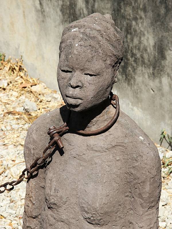 Zanzibar, město Stone Town, kde býval obří trh s otroky - slave market