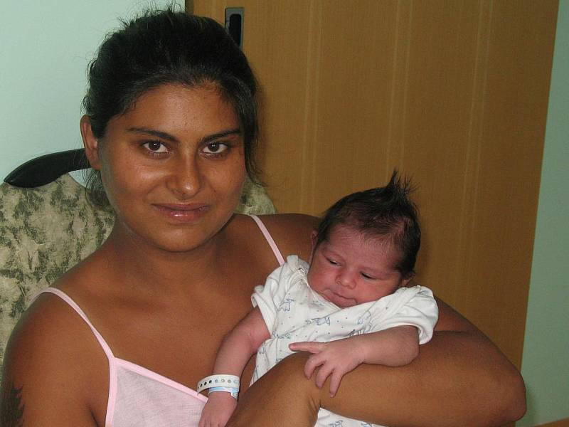 Mamince Adéle Tologové ze Žatce  se 2. srpna 2010 narodil syn Andrej Tolog. Vážil 3,48 kg a měřil 48 centimetrů.