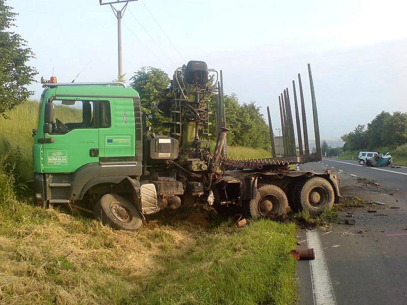 Dopravní nehoda v žatecké Plzeňské ulici