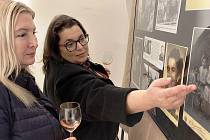 Tragické osudy Židů ukazuje výstava v Galerii U Radnice.