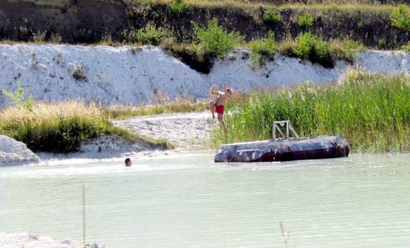 České Maledivy aneb zatopený kaolinový lom kousek od městyse Nepomyšl na Podbořansku.