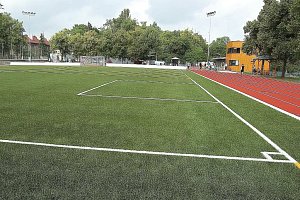 Lehkoatletický stadion Mládí v Žatci. Ilustrační foto