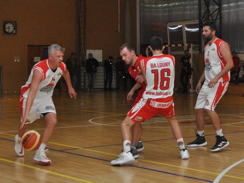 Louny v zápase s Roudnicí, který vyhrály 81:59.