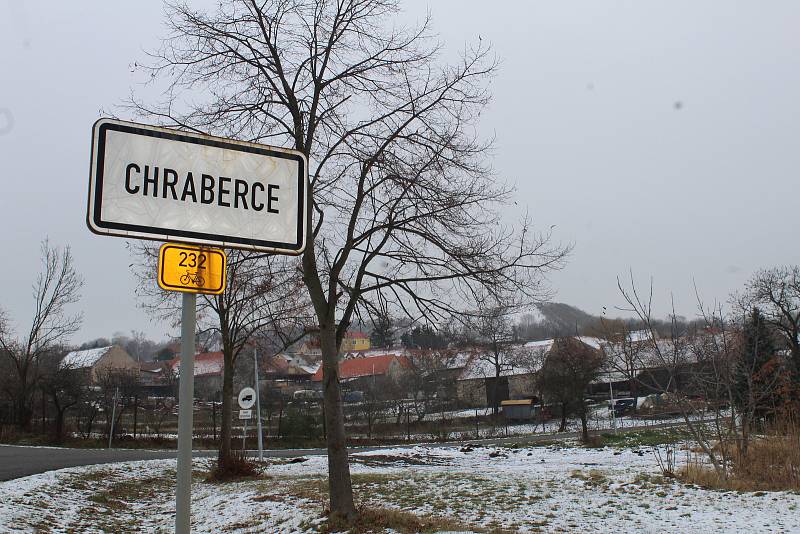 Během současné podzimní vlny koronaviru nezaznamenali v Chrabercích na Lounsku žádný případ.