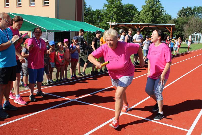 Slavnost v Měcholupech začala ráno štafetovým maratonem