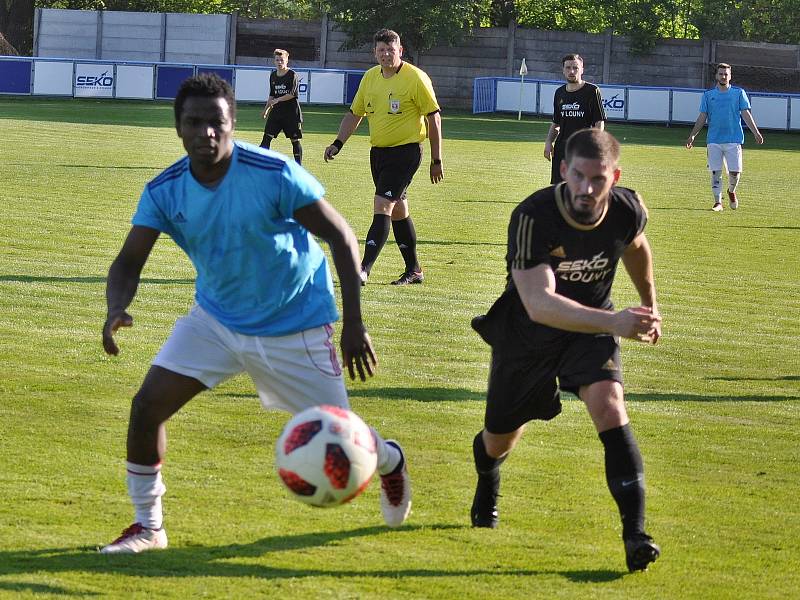 Fotbalistům Loun (v černém) nepomohla drtivá převaha, ani čtvrthodinová přesilovka. Po penaltách na ně zbyl jen bod.