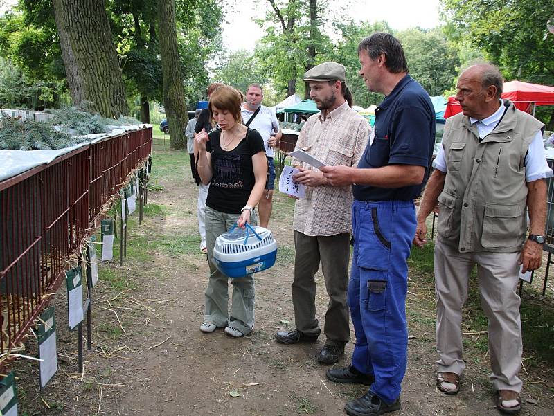 V Lounech začaly výstavy Člověk v přírodě a Potravinářský a nápojový salon