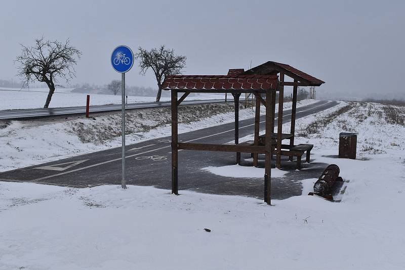 Mezi Vroutkem a Podbořany vyrostla nová cyklostezka.