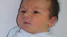 Mamince Marcele Svinkové z Kryr se 8. ledna 2016 v 6.55 hodin narodil synek Adam Karásek. Vážil 3280 gramů, měřil 48,5 centimetru.