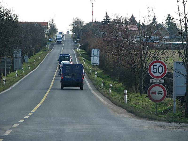 Původní průjezd obcí Sulec po silnici I/7