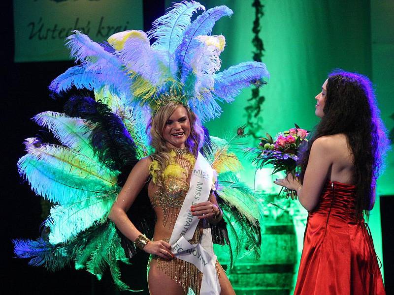 Finálový galavečer soutěže Miss zlatého moku 2010 v žateckém divadle