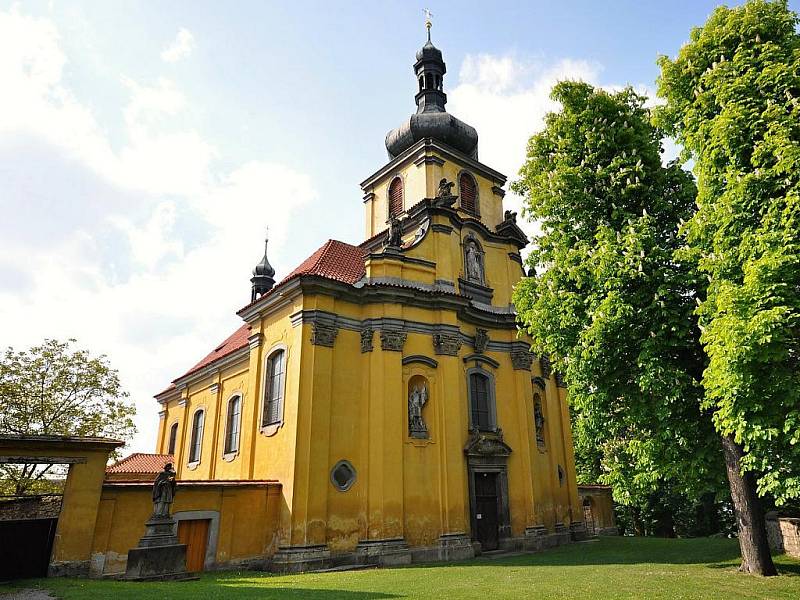 Kostel sv. Petra a Pavla v Peruci