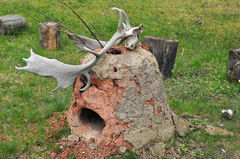 Unikátní archeologický skanzen v Březně u Loun je opět otevřený pro veřejnost.