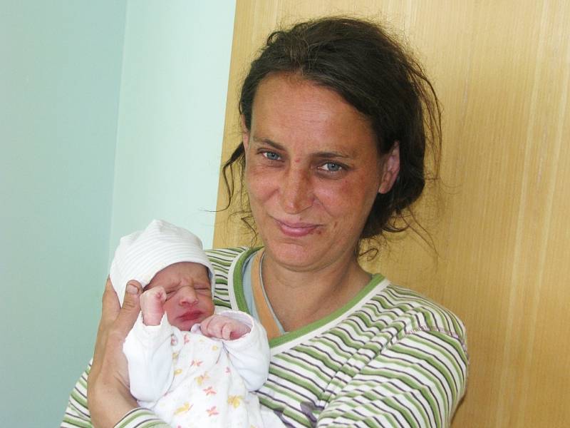 Mamince Ireně Pecharové z Lipence se 5. září 2013 v 1.25 hodin narodil synek Zdenek Pechar. Vážil 2305 g a měřil 45 centimetrů.