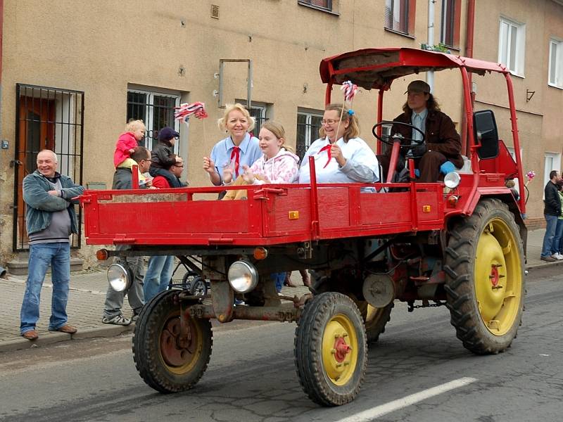 Prvomájové oslavy v Kryrech proběhly již tradičně v recesistickém duchu