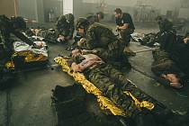 V Žatci v akreditovaném výcvikovém centru české armády v minulých dnech proběhl kurz první pomoci neodkladné péče v bojových a extrémních podmínkách.