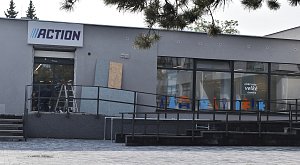 Bývalý kulturní dům v Lounech se proměňuje na obchodní a kancelářské centrum Husovka.