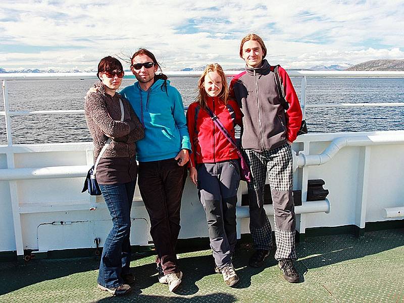 Eva, Michal, Petra a Štěpán (zleva) na trajektu mezi norskými fjordy