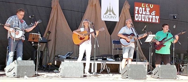 Letní lounské vábení 2015. Hudební skupina Makovec na výstavišti.