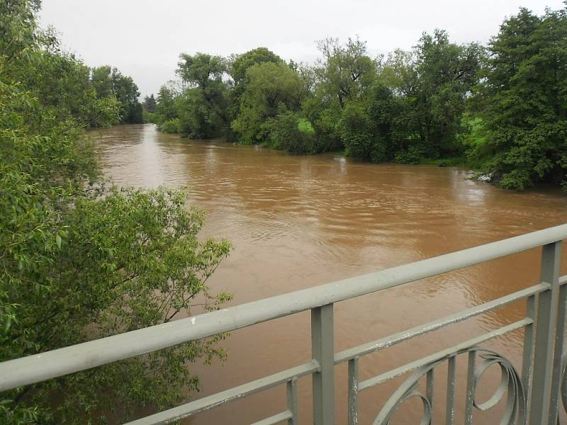 Řeka Ohře u Postoloprt v pondělí 3. června odpoledne