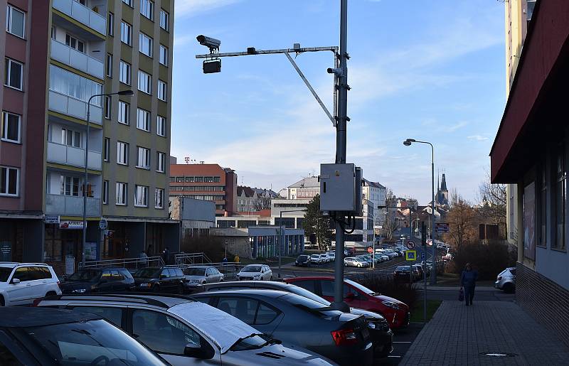 V Lounech se od nového roku začalo s měřením rychlosti aut radarem. Jedno z míst je v Husově ulici u pošty.