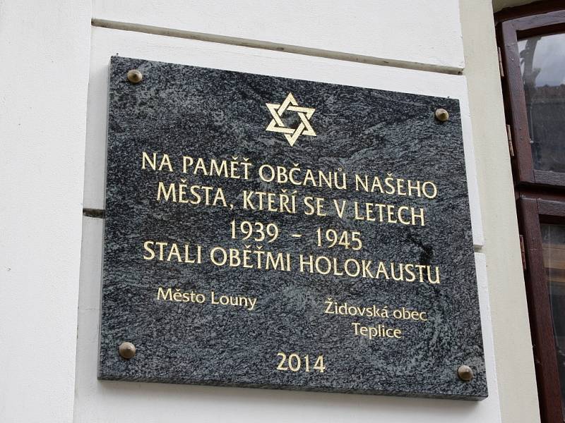 Nová pamětní deska na lounské synagoze
