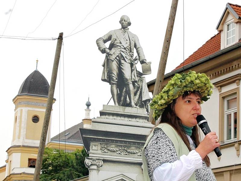 Den památek v Žatci: zábavná připomínka odhalení a stržení sochy císaře Josefa II. na náměstí.