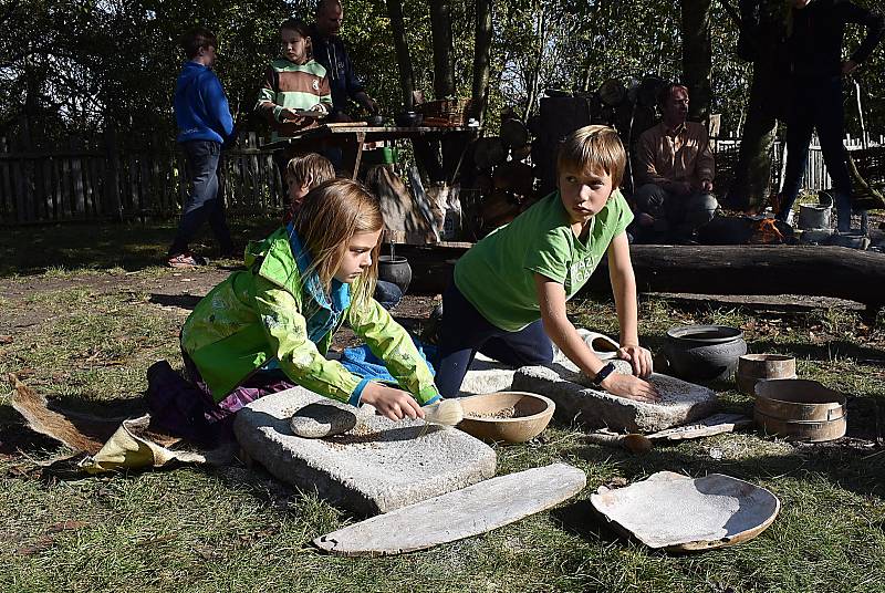 Program k mezinárodnímu dni archeologie ve skanzenu v Březně u Loun