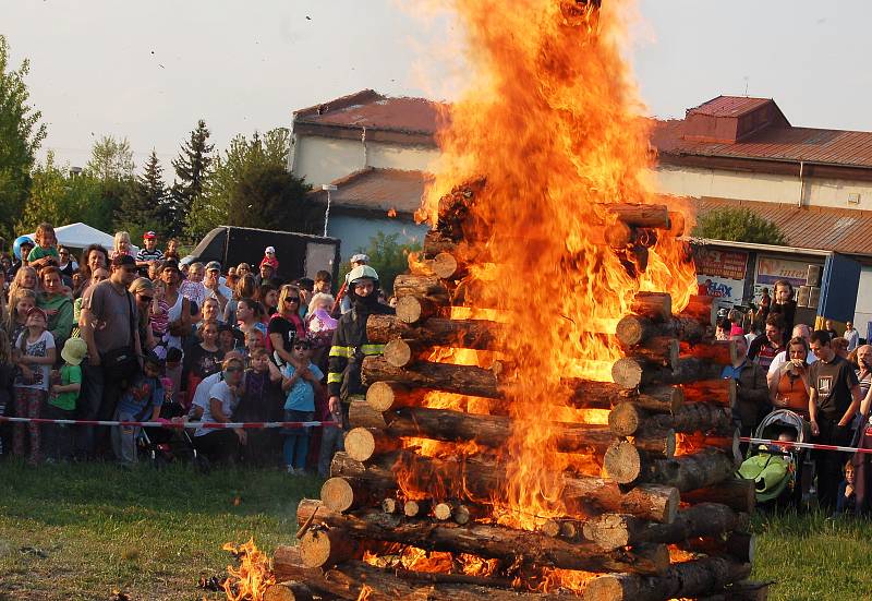 Tradiční pálení čarodějnic v Žatci, 2016.