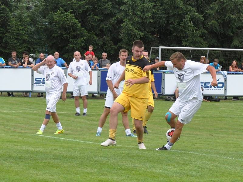 Exhibiční utkání Sigiteamu s výběrem Loun proběhlo při příležitosti otevření zrekonstruovaného areálu FK Louny.