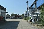 Robert Janek má pronajatý sportovní areál v Blšanech. V současné době se podílí na rekonstrukci travnaté plochy fotbalového hřiště Slavoje Žatec.