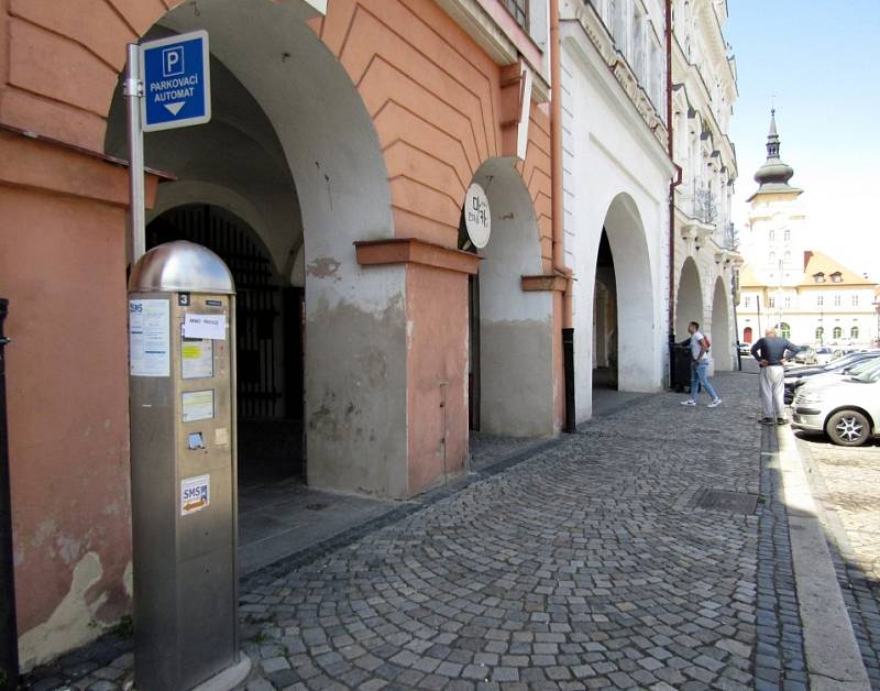 Co je nového v Žatci: Centrum města je plné obchodů, služeb a historie.