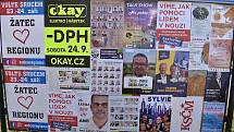Předvolební plakáty v Žatci.