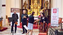 V rámci koncertů Dvořákova festivalu si mohli zájemci v sobotu 23. července poslechnout hudbu také v kostele v Podbořanech.