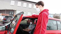I v době lockdownu běží dál výuka v Autoškole Janouš v Žatci. Zájem o řidičské průkazy je nejen tam, ale i v dalších autoškolách po celém kraji, velký.
