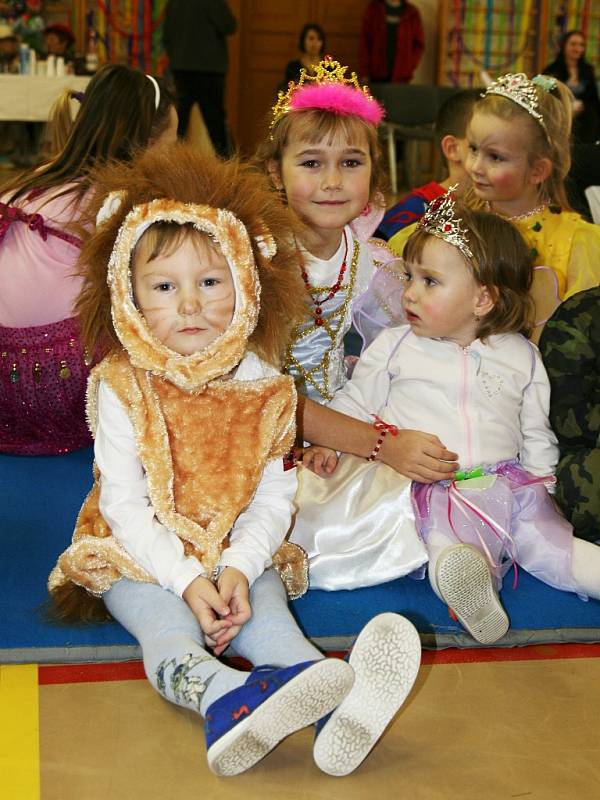 Karneval v lounské sokolovně