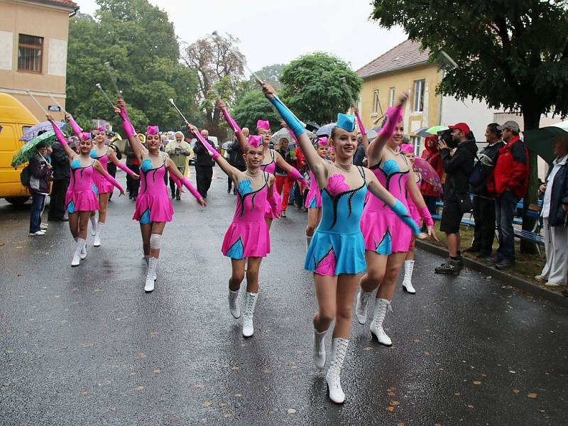 Krajské dožínky Ústeckého kraje v Peruci. Zahajovací průvod