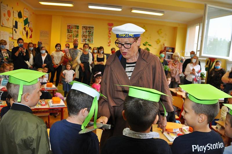 Nové prvňáčky přivítali na ZŠ Přemyslovců v Lounech