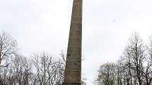 Krásnodvorský zámecký park. Obelisk