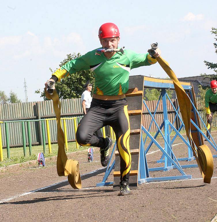 Krajská soutěž v požárním sportu dobrovolných hasičů na podbořanském sportovním stadionu.