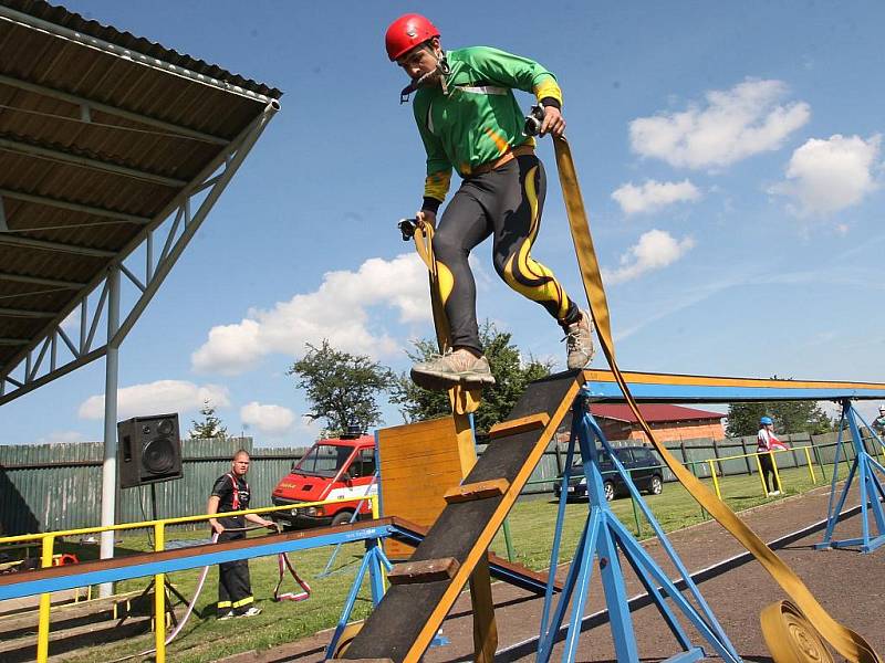 Krajská soutěž v požárním sportu dobrovolných hasičů na podbořanském sportovním stadionu.