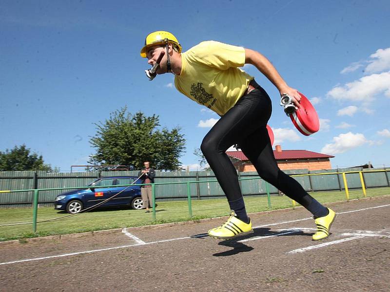 Krajská soutěž v požárním sportu dobrovolných hasičů na podbořanském sportovním stadionu.