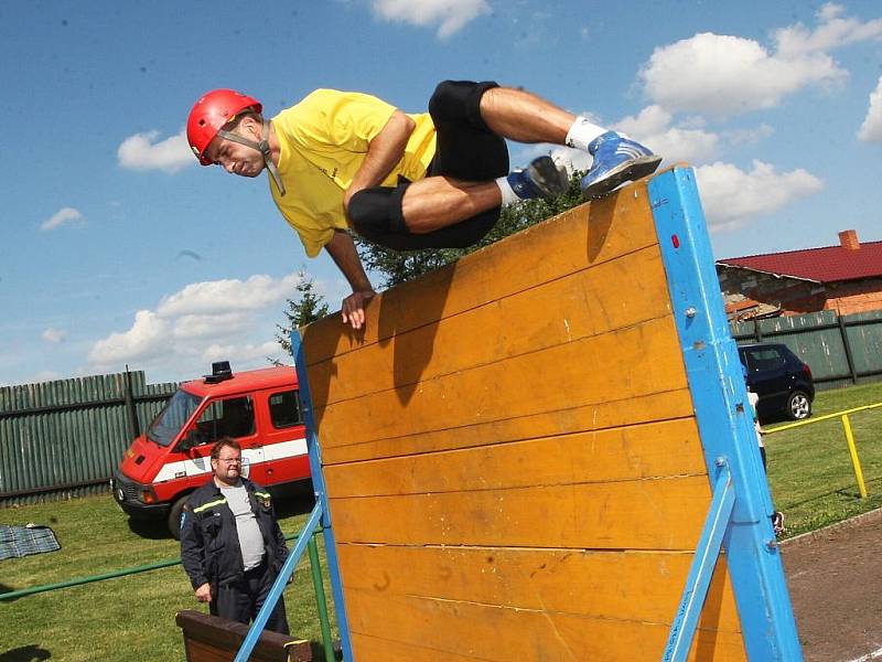 Krajská soutěž v požárním sportu dobrovolných hasičů na podbořanském sportovním stadionu.