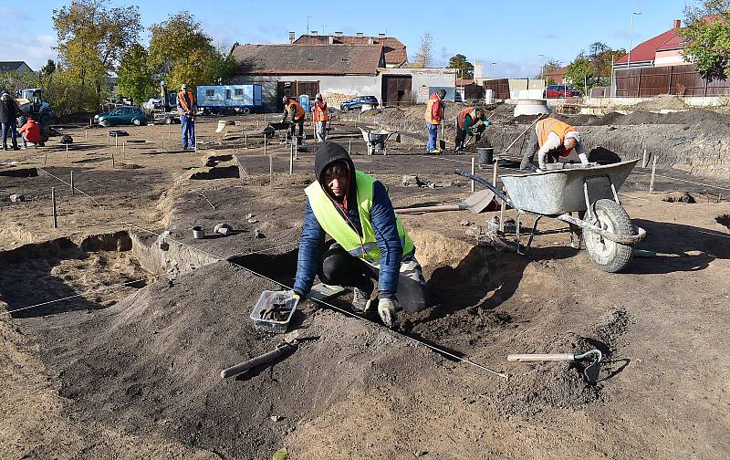 Archeologický výzkum na místě budoucího sběrného dvora v Podbořanech.