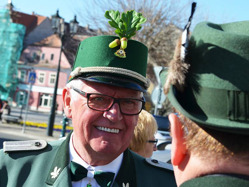 Tři stovky historických ostrostřelců z celé Evropy okouzlily o víkendu Žatec. Městem prošel také slavnostní průvod.