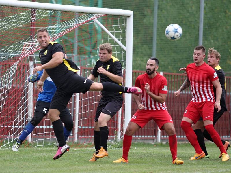 Utkání Ledvic (v červeném) proti Havranu Kryry