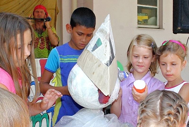 Letní lounské vábení 2015. Program pro děti s Bibi Marešovou a Divadlem Mazec na výstavišti.