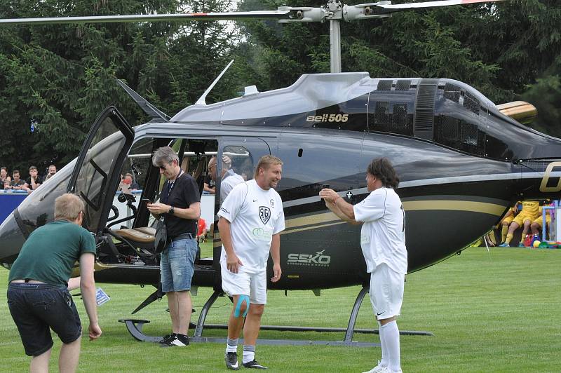 Exhibiční utkání Sigiteamu s výběrem Loun proběhlo při příležitosti otevření zrekonstruovaného areálu FK Louny.