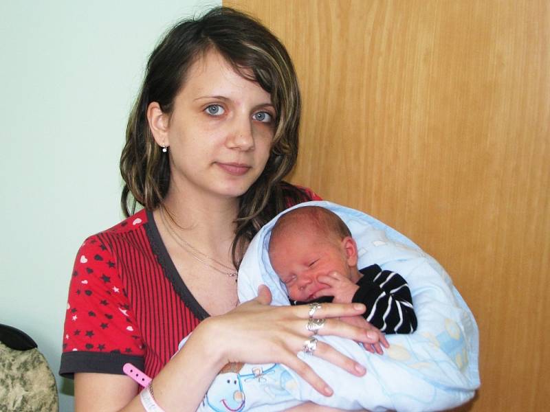 Mamince Sylvii Drinkové z Loun se 27. dubna 2013 ve 2.07 hodin narodil syn Matyáš Drinka. Vážil 2905 gramů a měřil 50 cm.